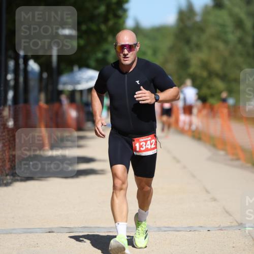 07.09.2025 - 19. Norderstedt Triathlon Michael Strokosch http://msf.ph/oto/8755819 07.09.2025 13:11:40 Laufen 853, 1342 meine-sportfotos.de