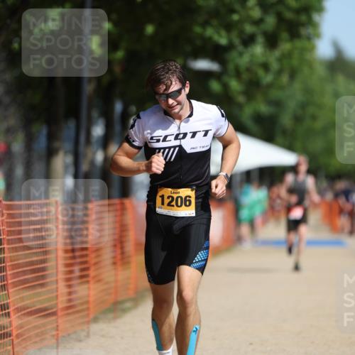 07.09.2025 - 19. Norderstedt Triathlon Michael Strokosch http://msf.ph/oto/8755841 07.09.2025 12:03:15 Laufen 1206 meine-sportfotos.de