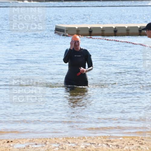 07.09.2025 - 19. Norderstedt Triathlon Luisa Fischer http://msf.ph/oto/8755852 07.09.2025 15:46:41 Schwimmen  meine-sportfotos.de