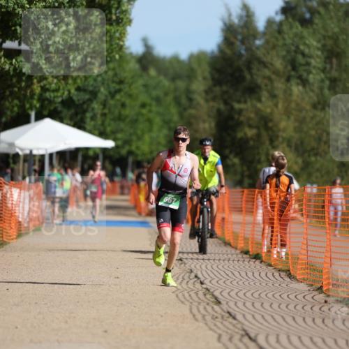07.09.2025 - 19. Norderstedt Triathlon Michael Strokosch http://msf.ph/oto/8755861 07.09.2025 10:41:58 Laufen 667 meine-sportfotos.de