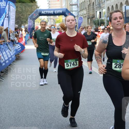 07.09.2025 - BARMER Alsterlauf Strokosch-Dieckow http://msf.ph/oto/8755865 07.09.2025 10:14:03 Ziel 2129, 2166, 2225, 2232, 2296, 2712, 2873, 2929, 2930, 3346, 3929, 4108, 4213, 4364, 4489, 4553, 5062, 5795, 6145, 6165, 6312, 6337, 8101, 8120, 8257 meine-sportfotos.de