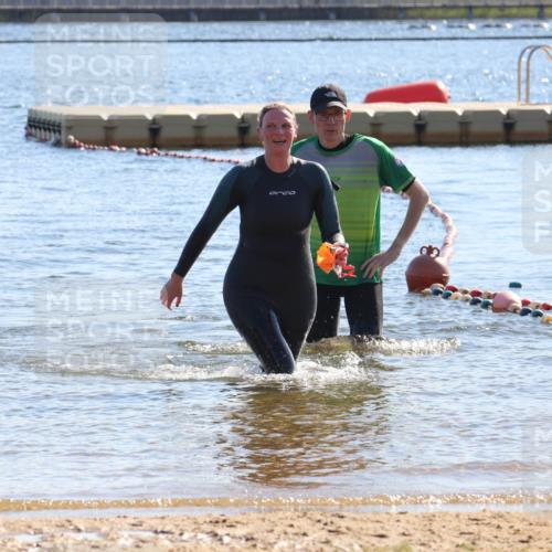 07.09.2025 - 19. Norderstedt Triathlon Luisa Fischer http://msf.ph/oto/8755883 07.09.2025 15:46:44 Schwimmen  meine-sportfotos.de
