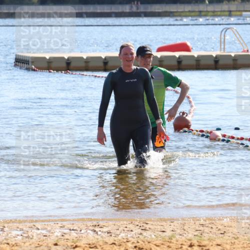 07.09.2025 - 19. Norderstedt Triathlon Luisa Fischer http://msf.ph/oto/8755895 07.09.2025 15:46:45 Schwimmen  meine-sportfotos.de