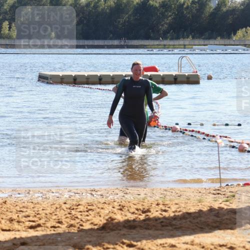 07.09.2025 - 19. Norderstedt Triathlon Luisa Fischer http://msf.ph/oto/8755905 07.09.2025 15:46:45 Schwimmen  meine-sportfotos.de