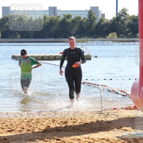 07.09.2025 - 19. Norderstedt Triathlon Luisa Fischer http://msf.ph/oto/8755916 07.09.2025 15:46:49 Schwimmen 1557 meine-sportfotos.de