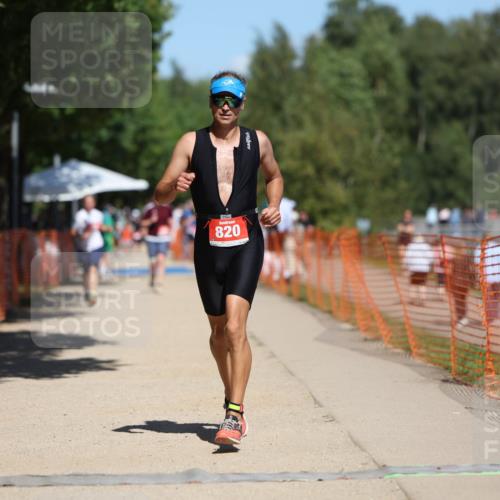 07.09.2025 - 19. Norderstedt Triathlon Michael Strokosch http://msf.ph/oto/8755942 07.09.2025 13:11:48 Laufen 820 meine-sportfotos.de