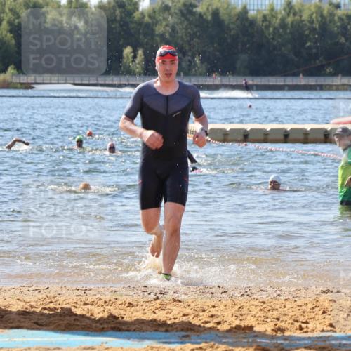 07.09.2025 - 19. Norderstedt Triathlon Luisa Fischer http://msf.ph/oto/8755994 07.09.2025 11:45:22 Schwimmen 195, 210, 282, 761 meine-sportfotos.de