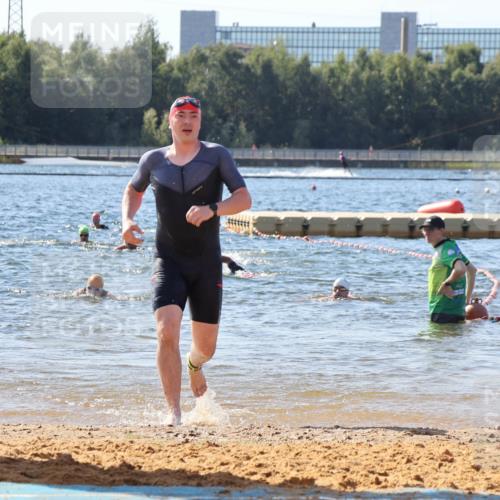 07.09.2025 - 19. Norderstedt Triathlon Luisa Fischer http://msf.ph/oto/8756005 07.09.2025 11:45:22 Schwimmen 195, 210, 282, 761 meine-sportfotos.de
