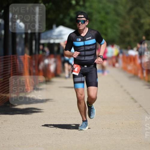 07.09.2025 - 19. Norderstedt Triathlon Michael Strokosch http://msf.ph/oto/8756038 07.09.2025 12:49:59 Laufen 721, 824 meine-sportfotos.de