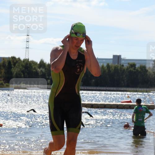 07.09.2025 - 19. Norderstedt Triathlon Luisa Fischer http://msf.ph/oto/8756054 07.09.2025 13:27:27 Schwimmen 960, 1017 meine-sportfotos.de