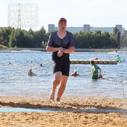 07.09.2025 - 19. Norderstedt Triathlon Luisa Fischer http://msf.ph/oto/8756061 07.09.2025 11:45:24 Schwimmen 195, 210, 282, 761 meine-sportfotos.de