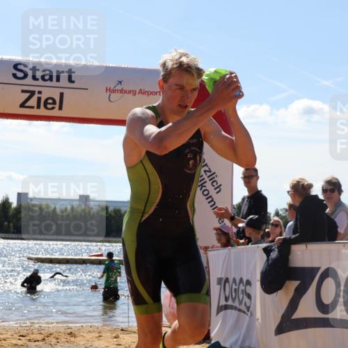 07.09.2025 - 19. Norderstedt Triathlon Luisa Fischer http://msf.ph/oto/8756068 07.09.2025 13:27:28 Schwimmen 960, 1017 meine-sportfotos.de
