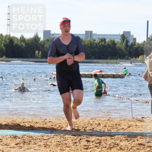 07.09.2025 - 19. Norderstedt Triathlon Luisa Fischer http://msf.ph/oto/8756071 07.09.2025 11:45:25 Schwimmen 195, 210, 282, 761 meine-sportfotos.de