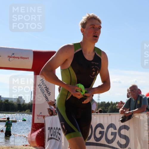 07.09.2025 - 19. Norderstedt Triathlon Luisa Fischer http://msf.ph/oto/8756073 07.09.2025 13:27:28 Schwimmen 960, 1017 meine-sportfotos.de