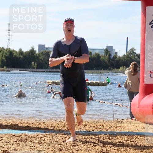 07.09.2025 - 19. Norderstedt Triathlon Luisa Fischer http://msf.ph/oto/8756088 07.09.2025 11:45:25 Schwimmen 195, 210, 282, 761 meine-sportfotos.de