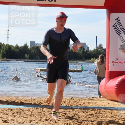 07.09.2025 - 19. Norderstedt Triathlon Luisa Fischer http://msf.ph/oto/8756098 07.09.2025 11:45:26 Schwimmen 195, 210, 761 meine-sportfotos.de