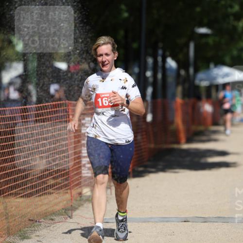 07.09.2025 - 19. Norderstedt Triathlon Michael Strokosch http://msf.ph/oto/8756101 07.09.2025 13:11:58 Laufen 169, 327, 809 meine-sportfotos.de