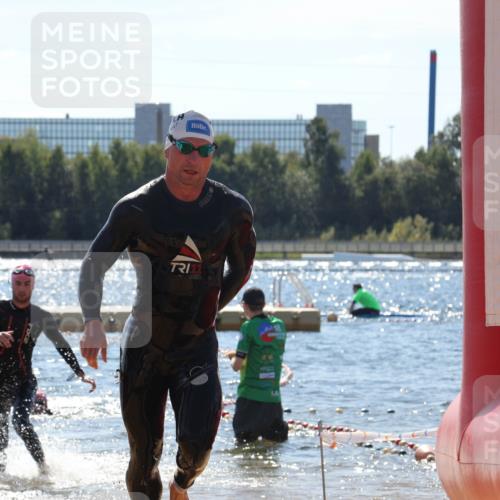 07.09.2025 - 19. Norderstedt Triathlon Luisa Fischer http://msf.ph/oto/8756102 07.09.2025 13:27:37 Schwimmen 880, 969, 1002, 1017, 1421 meine-sportfotos.de