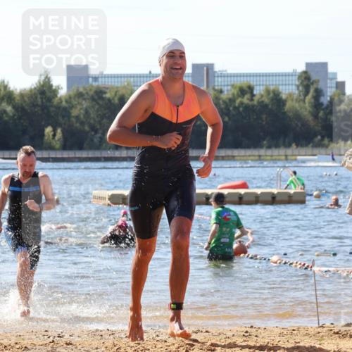 07.09.2025 - 19. Norderstedt Triathlon Luisa Fischer http://msf.ph/oto/8756114 07.09.2025 11:45:35 Schwimmen 210, 696, 850 meine-sportfotos.de