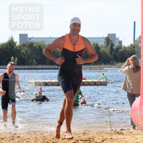 07.09.2025 - 19. Norderstedt Triathlon Luisa Fischer http://msf.ph/oto/8756122 07.09.2025 11:45:35 Schwimmen 210, 696, 850 meine-sportfotos.de