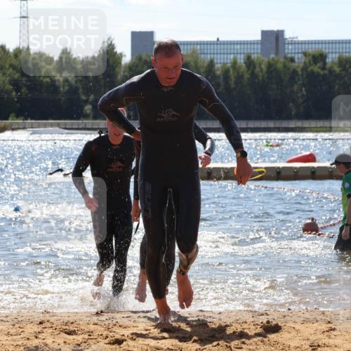 07.09.2025 - 19. Norderstedt Triathlon Luisa Fischer http://msf.ph/oto/8756131 07.09.2025 13:27:40 Schwimmen 880, 969, 1002, 1421 meine-sportfotos.de