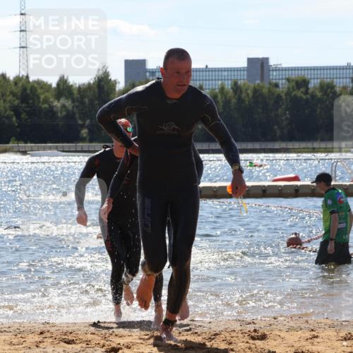07.09.2025 - 19. Norderstedt Triathlon Luisa Fischer http://msf.ph/oto/8756137 07.09.2025 13:27:40 Schwimmen 880, 969, 1002, 1421 meine-sportfotos.de