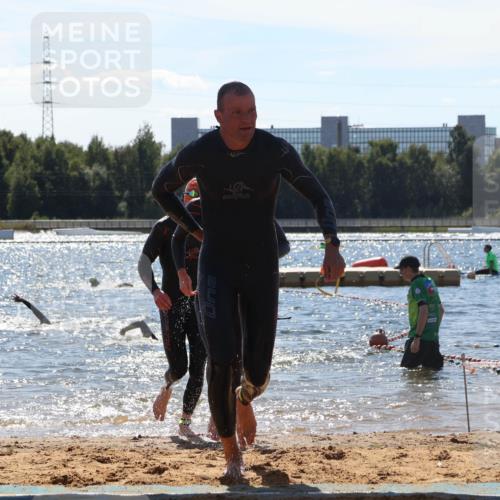 07.09.2025 - 19. Norderstedt Triathlon Luisa Fischer http://msf.ph/oto/8756140 07.09.2025 13:27:40 Schwimmen 880, 969, 1002, 1421 meine-sportfotos.de