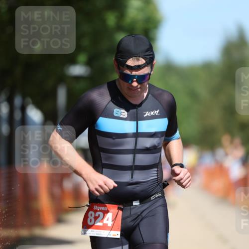 07.09.2025 - 19. Norderstedt Triathlon Michael Strokosch http://msf.ph/oto/8756142 07.09.2025 12:50:01 Laufen 824 meine-sportfotos.de