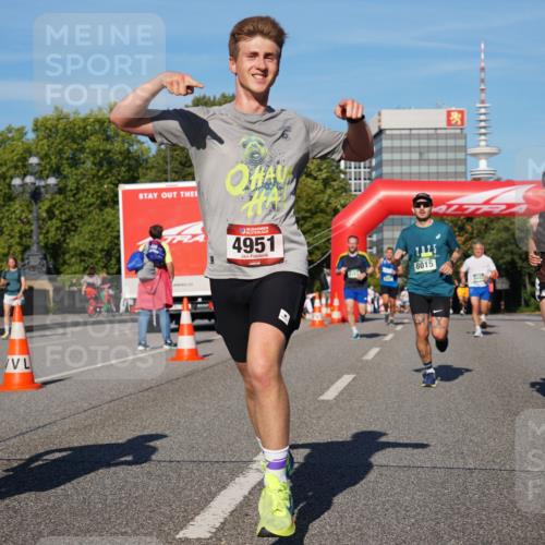 07.09.2025 - BARMER Alsterlauf Yannick Fuchs http://msf.ph/oto/8756153 07.09.2025 09:38:08 Laufen 36, 113, 4951, 8015, 0255 meine-sportfotos.de