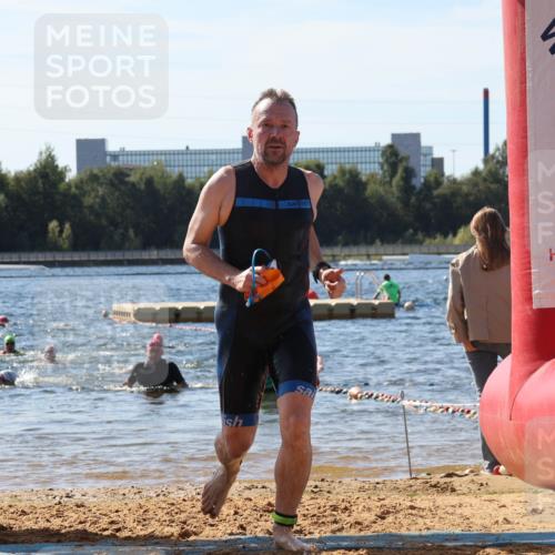 07.09.2025 - 19. Norderstedt Triathlon Luisa Fischer http://msf.ph/oto/8756163 07.09.2025 11:45:39 Schwimmen 696, 850 meine-sportfotos.de