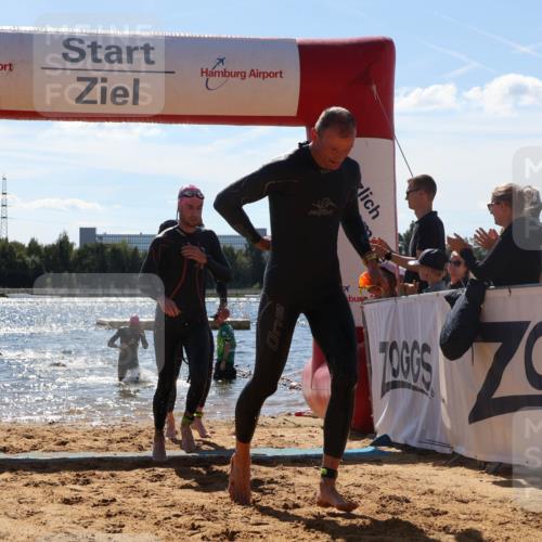 07.09.2025 - 19. Norderstedt Triathlon Luisa Fischer http://msf.ph/oto/8756164 07.09.2025 13:27:42 Schwimmen 880, 969, 975, 1002, 1421 meine-sportfotos.de