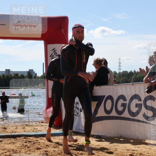 07.09.2025 - 19. Norderstedt Triathlon Luisa Fischer http://msf.ph/oto/8756183 07.09.2025 13:27:43 Schwimmen 880, 969, 975, 1002, 1421 meine-sportfotos.de
