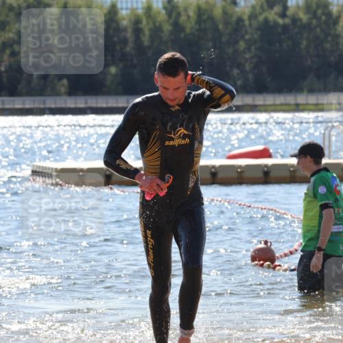 07.09.2025 - 19. Norderstedt Triathlon Luisa Fischer http://msf.ph/oto/8756193 07.09.2025 13:27:46 Schwimmen 880, 969, 975, 1002, 1421 meine-sportfotos.de