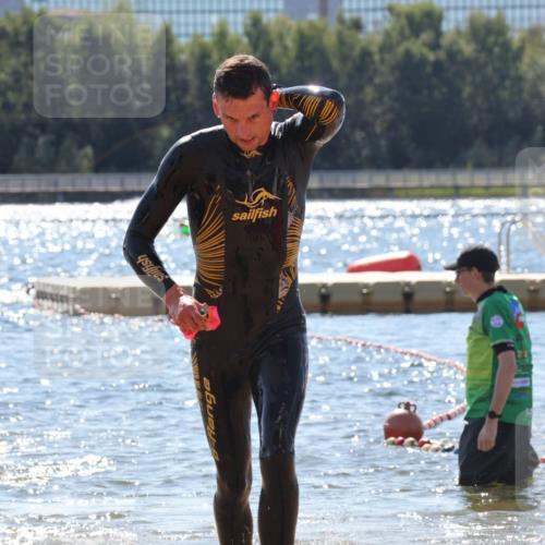 07.09.2025 - 19. Norderstedt Triathlon Luisa Fischer http://msf.ph/oto/8756202 07.09.2025 13:27:46 Schwimmen 880, 969, 975, 1002, 1421 meine-sportfotos.de