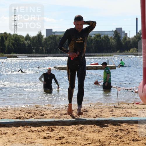 07.09.2025 - 19. Norderstedt Triathlon Luisa Fischer http://msf.ph/oto/8756222 07.09.2025 13:27:48 Schwimmen 880, 969, 975, 1002, 1421 meine-sportfotos.de