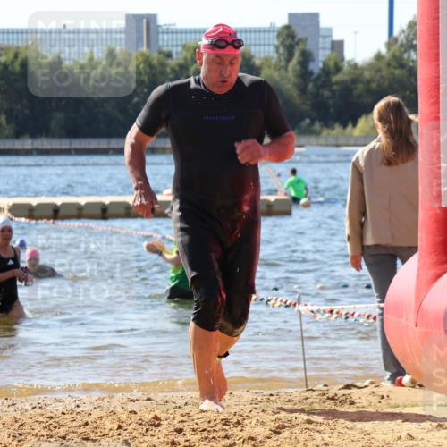 07.09.2025 - 19. Norderstedt Triathlon Luisa Fischer http://msf.ph/oto/8756229 07.09.2025 11:45:51 Schwimmen 727, 780 meine-sportfotos.de