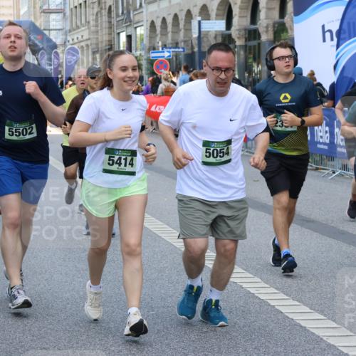 07.09.2025 - BARMER Alsterlauf Strokosch-Dieckow http://msf.ph/oto/8756230 07.09.2025 10:13:59 Ziel 2129, 2166, 2225, 2232, 2296, 2403, 2688, 2712, 2873, 2929, 2930, 3236, 3346, 3503, 3504, 3734, 3929, 4108, 4213, 4489, 4553, 4699, 5062, 5277, 5278, 5468, 5795, 6145, 6165, 6284, 6337, 8101, 8120, 8257 meine-sportfotos.de