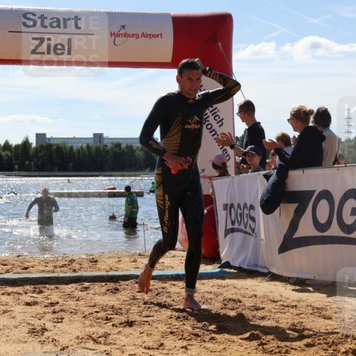 07.09.2025 - 19. Norderstedt Triathlon Luisa Fischer http://msf.ph/oto/8756239 07.09.2025 13:27:49 Schwimmen 880, 969, 975, 1002, 1034, 1421 meine-sportfotos.de
