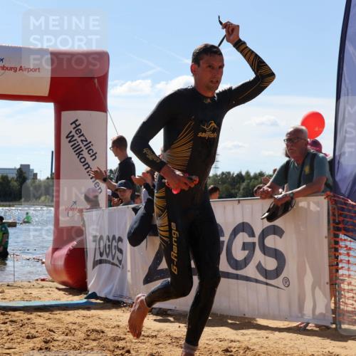 07.09.2025 - 19. Norderstedt Triathlon Luisa Fischer http://msf.ph/oto/8756249 07.09.2025 13:27:50 Schwimmen 880, 969, 975, 1002, 1034, 1421 meine-sportfotos.de
