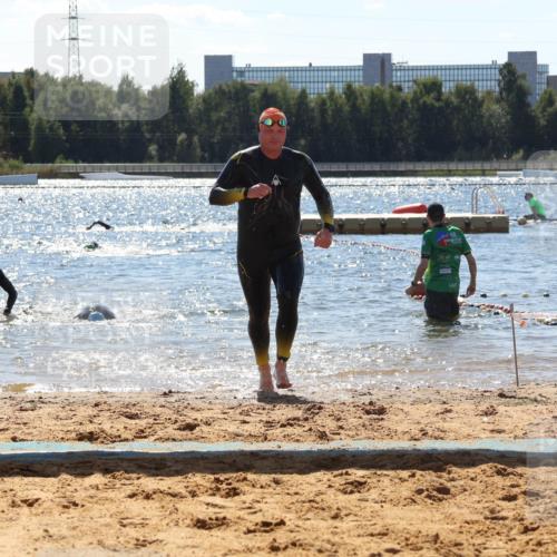 07.09.2025 - 19. Norderstedt Triathlon Luisa Fischer http://msf.ph/oto/8756272 07.09.2025 13:27:53 Schwimmen 880, 975, 1002, 1034, 1421 meine-sportfotos.de