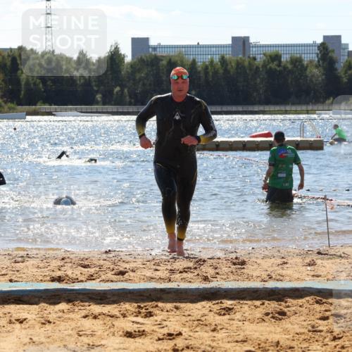 07.09.2025 - 19. Norderstedt Triathlon Luisa Fischer http://msf.ph/oto/8756276 07.09.2025 13:27:53 Schwimmen 880, 975, 1002, 1034, 1421 meine-sportfotos.de