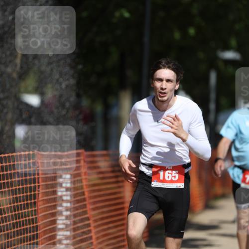 07.09.2025 - 19. Norderstedt Triathlon Michael Strokosch http://msf.ph/oto/8756283 07.09.2025 12:50:09 Laufen 165, 762, 1242, 1286, 1339, 1381 meine-sportfotos.de
