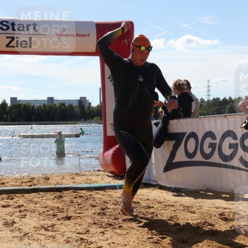 07.09.2025 - 19. Norderstedt Triathlon Luisa Fischer http://msf.ph/oto/8756331 07.09.2025 13:27:57 Schwimmen 876, 975, 1034 meine-sportfotos.de