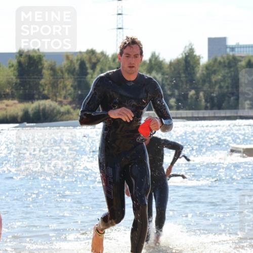 07.09.2025 - 19. Norderstedt Triathlon Luisa Fischer http://msf.ph/oto/8756350 07.09.2025 13:28:01 Schwimmen 388, 876, 1034 meine-sportfotos.de