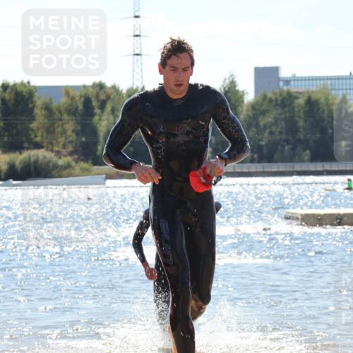 07.09.2025 - 19. Norderstedt Triathlon Luisa Fischer http://msf.ph/oto/8756355 07.09.2025 13:28:01 Schwimmen 388, 876, 1034 meine-sportfotos.de