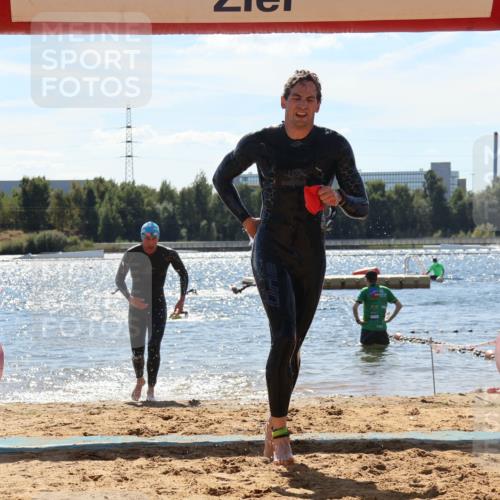 07.09.2025 - 19. Norderstedt Triathlon Luisa Fischer http://msf.ph/oto/8756373 07.09.2025 13:28:03 Schwimmen 388, 876, 1034 meine-sportfotos.de