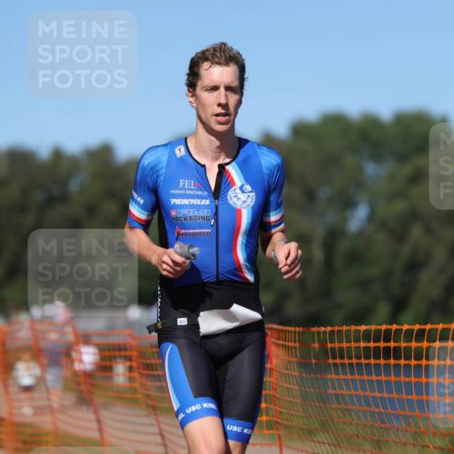 07.09.2025 - 19. Norderstedt Triathlon Michael Strokosch http://msf.ph/oto/8756388 07.09.2025 14:54:05 Laufen 1017, 1038, 1040, 1465 meine-sportfotos.de