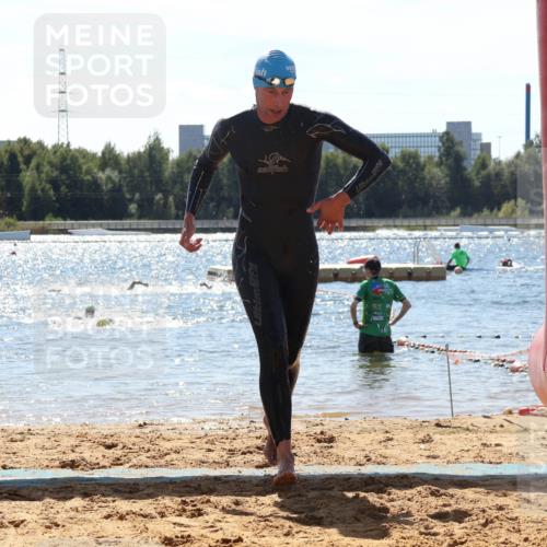 07.09.2025 - 19. Norderstedt Triathlon Luisa Fischer http://msf.ph/oto/8756401 07.09.2025 13:28:05 Schwimmen 388, 876, 1034 meine-sportfotos.de