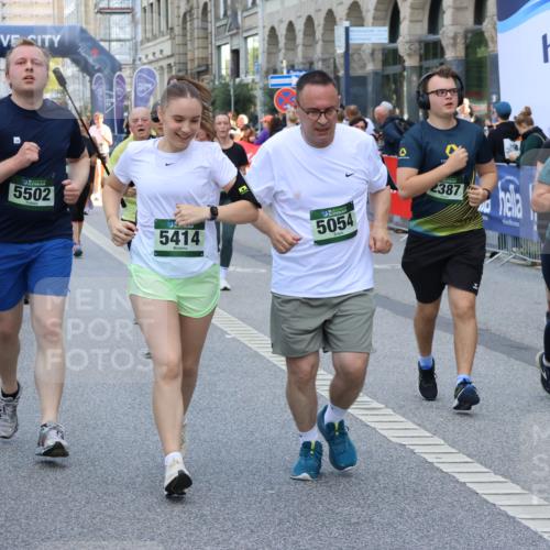 07.09.2025 - BARMER Alsterlauf Strokosch-Dieckow http://msf.ph/oto/8756413 07.09.2025 10:13:58 Ziel 2129, 2166, 2225, 2232, 2296, 2403, 2688, 2712, 2873, 2929, 2930, 3236, 3346, 3503, 3504, 3697, 3734, 3735, 3929, 4213, 4489, 4553, 4699, 5062, 5277, 5278, 5468, 5795, 6145, 6165, 6282, 6284, 6337, 8101, 8120, 8224, 8257 meine-sportfotos.de