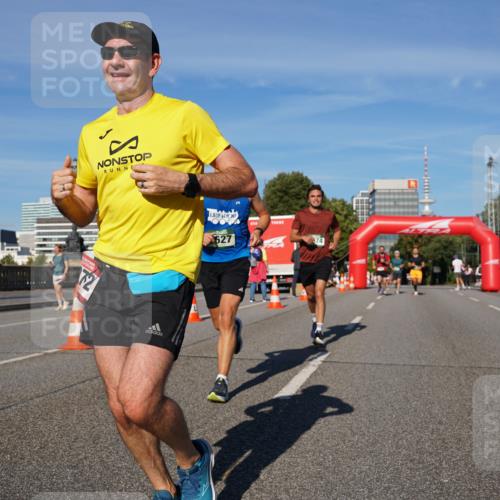 07.09.2025 - BARMER Alsterlauf Yannick Fuchs http://msf.ph/oto/8756426 07.09.2025 09:38:15 Laufen 17, 72, 627 meine-sportfotos.de